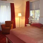 Romantik Im Roehl فندق 4*